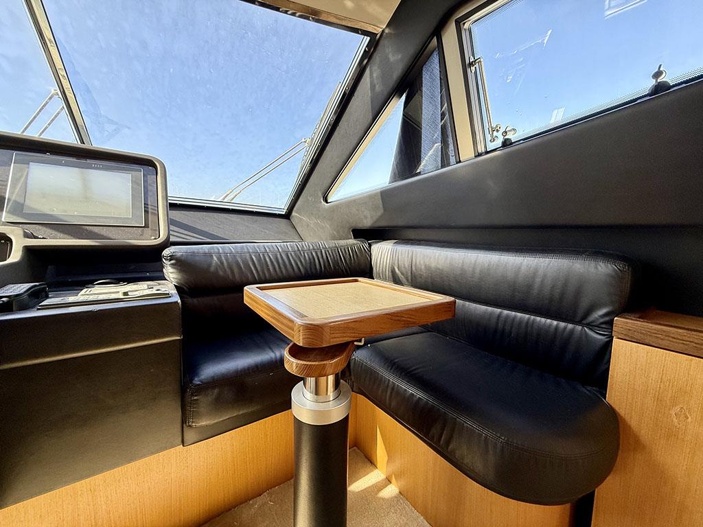 2005 FERRETTI YACHTS 731 